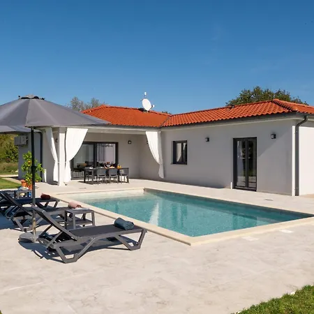 Semesterbostad Moderne Bei By Interhome *