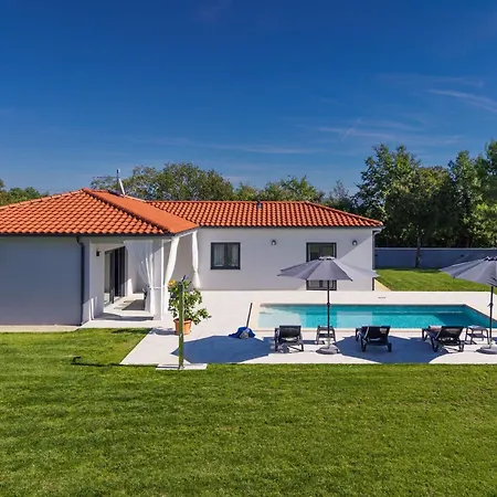 Moderne Bei By Interhome