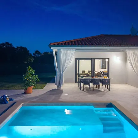 Moderne Bei By Interhome