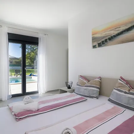 Semesterbostad Moderne Bei By Interhome Barban